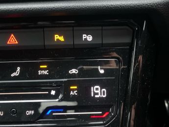 VOLKSWAGEN T-ROC 1.5 Etsi 150 R-Line 5Dr Dsg