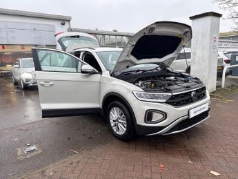 VOLKSWAGEN T-ROC 1.5 Tsi Life Suv 5Dr Petrol Dsg Euro 6 (S/S) (150 Ps)