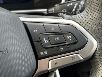 VOLKSWAGEN T-ROC 1.5 Tsi R-Line Suv 5Dr Petrol Dsg Euro 6 (S/S) (150 Ps)