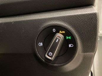 VOLKSWAGEN T-ROC 2.0 Tsi R-Line Suv 5Dr Petrol Dsg 4Motion Euro 6 (S/S) (190 Ps)