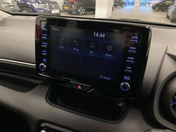 TOYOTA YARIS 1.5 Vvt-H Design Hatchback 5Dr Petrol Hybrid E-Cvt Euro 6 (S/S) 