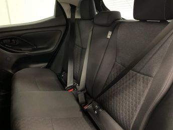 TOYOTA YARIS 1.5 Vvt-H Design Hatchback 5Dr Petrol Hybrid E-Cvt Euro 6 (S/S) 