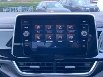 VOLKSWAGEN T-ROC 1.5 Tsi R-Line Suv 5Dr Petrol Dsg Euro 6 (S/S) (150 Ps)