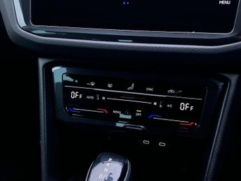 VOLKSWAGEN TIGUAN 1.5 Tsi Life Suv 5Dr Petrol Dsg Euro 6 (S/S) (150 Ps)