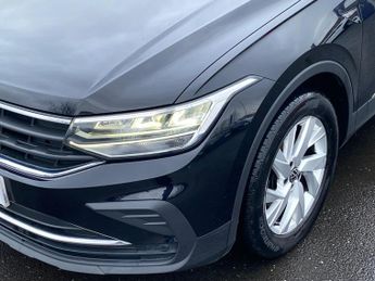 VOLKSWAGEN TIGUAN 1.5 Tsi Life Suv 5Dr Petrol Dsg Euro 6 (S/S) (150 Ps)