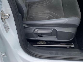 VOLKSWAGEN ID.4 Pure 52Kwh Life Suv 5Dr Electric Auto (148 Ps)