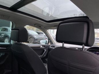 VOLKSWAGEN TIGUAN 2.0 Tdi Elegance Suv 5Dr Diesel Dsg 4Motion Euro 6 (S/S) (150 Ps