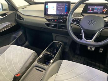 VOLKSWAGEN ID.3 Pro Performance 58Kwh Family Hatchback 5Dr Electric Auto (204 Ps