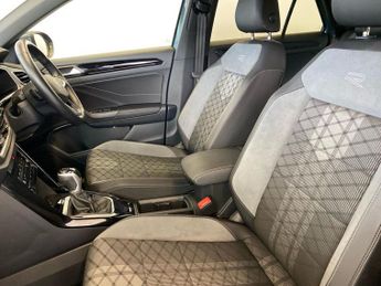 VOLKSWAGEN T-ROC 1.5 Tsi R-Line Suv 5Dr Petrol Dsg Euro 6 (S/S) (150 Ps)