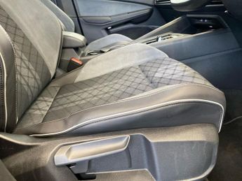 VOLKSWAGEN GOLF 2.0 Tdi R-Line Hatchback 5Dr Diesel Dsg Euro 6 (S/S) (150 Ps)