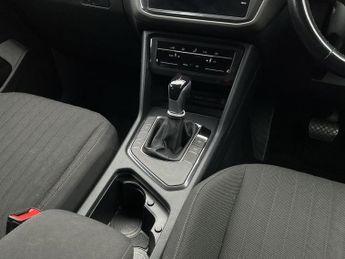 VOLKSWAGEN TIGUAN ALLSPACE 2.0 Tdi Life Suv 5Dr Diesel Dsg Euro 6 (S/S) (150 Ps)