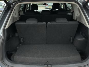 VOLKSWAGEN TIGUAN ALLSPACE 2.0 Tdi Life Suv 5Dr Diesel Dsg Euro 6 (S/S) (150 Ps)