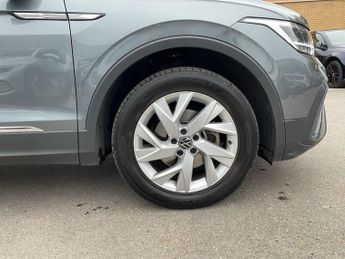VOLKSWAGEN TIGUAN ALLSPACE 2.0 Tdi Life Suv 5Dr Diesel Dsg Euro 6 (S/S) (150 Ps)