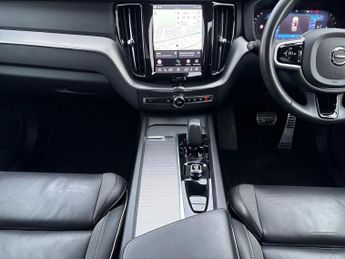 VOLVO XC60 2.0 B4 Mhev Plus Suv 5Dr Diesel Hybrid Auto Awd Euro 6 (S/S) (19