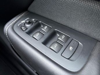 VOLVO XC60 2.0 B4 Mhev Plus Suv 5Dr Diesel Hybrid Auto Awd Euro 6 (S/S) (19