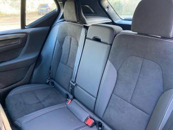 VOLVO EX40 Ex40 185Kw Extended Range Plus 82Kwh 5Dr Auto Estate