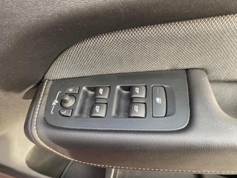 VOLVO XC60 Volvo Xc60 R-Design B4 Mhev Awd