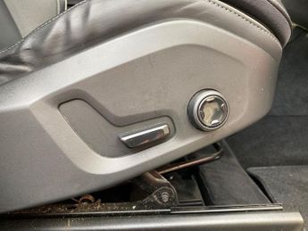 VOLVO XC60 Volvo Xc60 R-Design B4 Mhev Awd