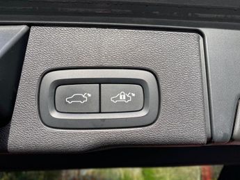 VOLVO XC60 Volvo Xc60 R-Design B4 Mhev Awd