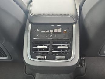 VOLVO XC60 Volvo Xc60 + B4 Mhev Auto