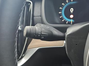VOLVO XC90 2.0 B5P Ultra Dark 5Dr Awd Geartronic