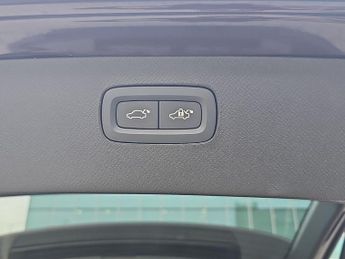 VOLVO XC90 2.0 B5P Ultra Dark 5Dr Awd Geartronic