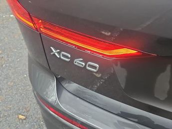 VOLVO XC60 Volvo Xc60 Momentum B5 Mhev Aut