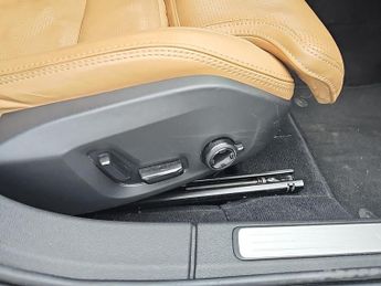 VOLVO V60 2.0 D3 Inscription Pro 5Dr Auto