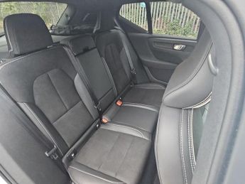 VOLVO XC40 1.5 T3 [163] R Design 5Dr Geartronic