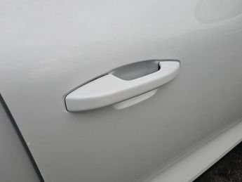 VOLVO XC40 1.5 T3 [163] R Design 5Dr Geartronic