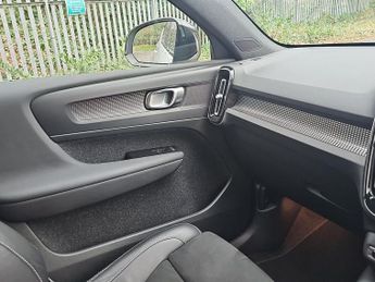 VOLVO XC40 1.5 T3 [163] R Design 5Dr Geartronic