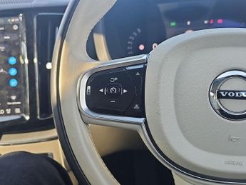 VOLVO XC60 Volvo Xc60 + B5 Mhev Awd Auto