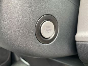 VOLKSWAGEN ID. BUZZ 210Kw Commerce 79Kwh Auto