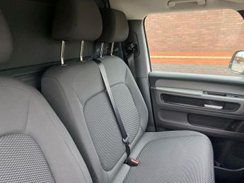 VOLKSWAGEN ID. BUZZ Pro 79Kwh Commerce Panel Van 5Dr Electric Auto (286 Ps)