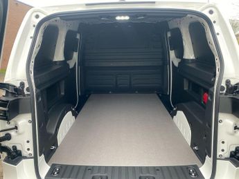 VOLKSWAGEN ID. BUZZ Pro 79Kwh Commerce Panel Van 5Dr Electric Auto (286 Ps)