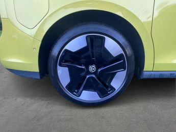 VOLKSWAGEN ID. BUZZ Pro 77Kwh 1St Edition Mpv 5Dr Electric Auto (204 Ps)