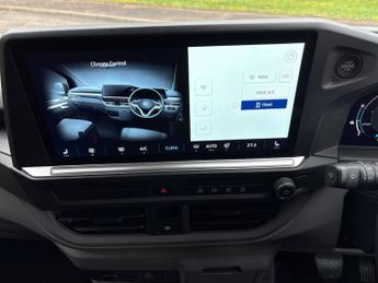 VOLKSWAGEN TRANSPORTER T32 65Kwh Commerce Pro Kombi Double Cab 5Dr Electric Auto Swb (2