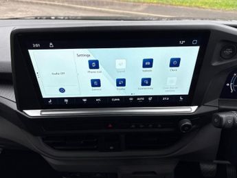 VOLKSWAGEN TRANSPORTER T32 65Kwh Commerce Pro Kombi Double Cab 5Dr Electric Auto Swb (2