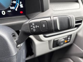 VOLKSWAGEN TRANSPORTER T32 65Kwh Commerce Pro Kombi Double Cab 5Dr Electric Auto Swb (2