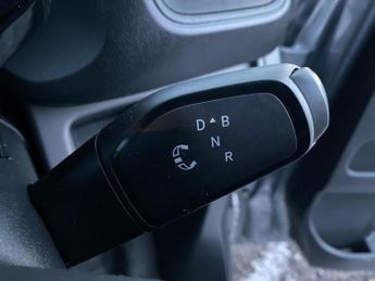 VOLKSWAGEN ID. BUZZ 210Kw Commerce 79Kwh Auto