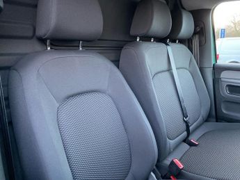 VOLKSWAGEN ID. BUZZ 150Kw Commerce 77Kwh Auto