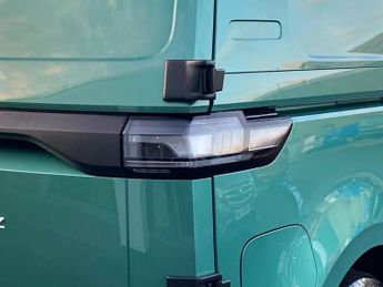 VOLKSWAGEN ID. BUZZ 150Kw Commerce 77Kwh Auto