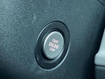 VOLKSWAGEN ID. BUZZ 150Kw Commerce 77Kwh Auto