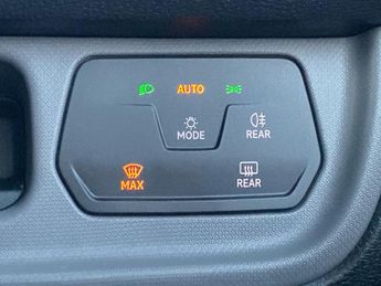 VOLKSWAGEN ID. BUZZ 150Kw Commerce 77Kwh Auto