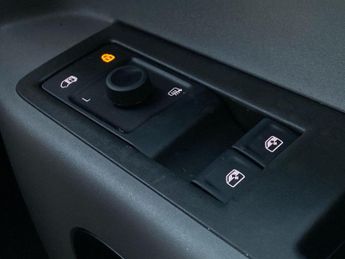 VOLKSWAGEN ID. BUZZ 150Kw Commerce 77Kwh Auto