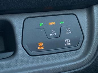 VOLKSWAGEN ID. BUZZ 150Kw Commerce 77Kwh Auto