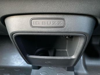 VOLKSWAGEN ID. BUZZ 150Kw Commerce 77Kwh Auto