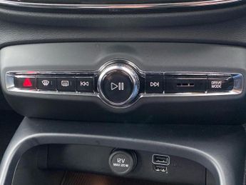 VOLVO XC40 1.5H T4 Recharge 10.7Kwh Inscription Suv 5Dr Petrol Plug-In Hybr