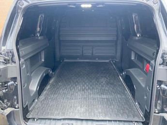 VOLKSWAGEN ID. BUZZ 210Kw Commerce 79Kwh Auto