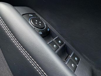 FORD MUSTANG MACH-E 198Kw Select 70Kwh Rwd 5Dr Auto